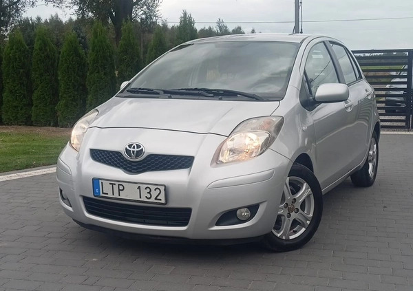 Toyota Yaris cena 22900 przebieg: 195000, rok produkcji 2011 z Mirsk małe 326